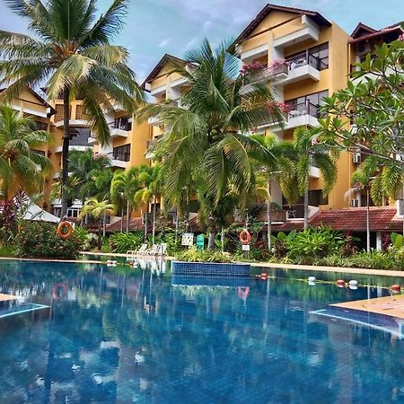 Tiara Labuan Hotel Esterno foto