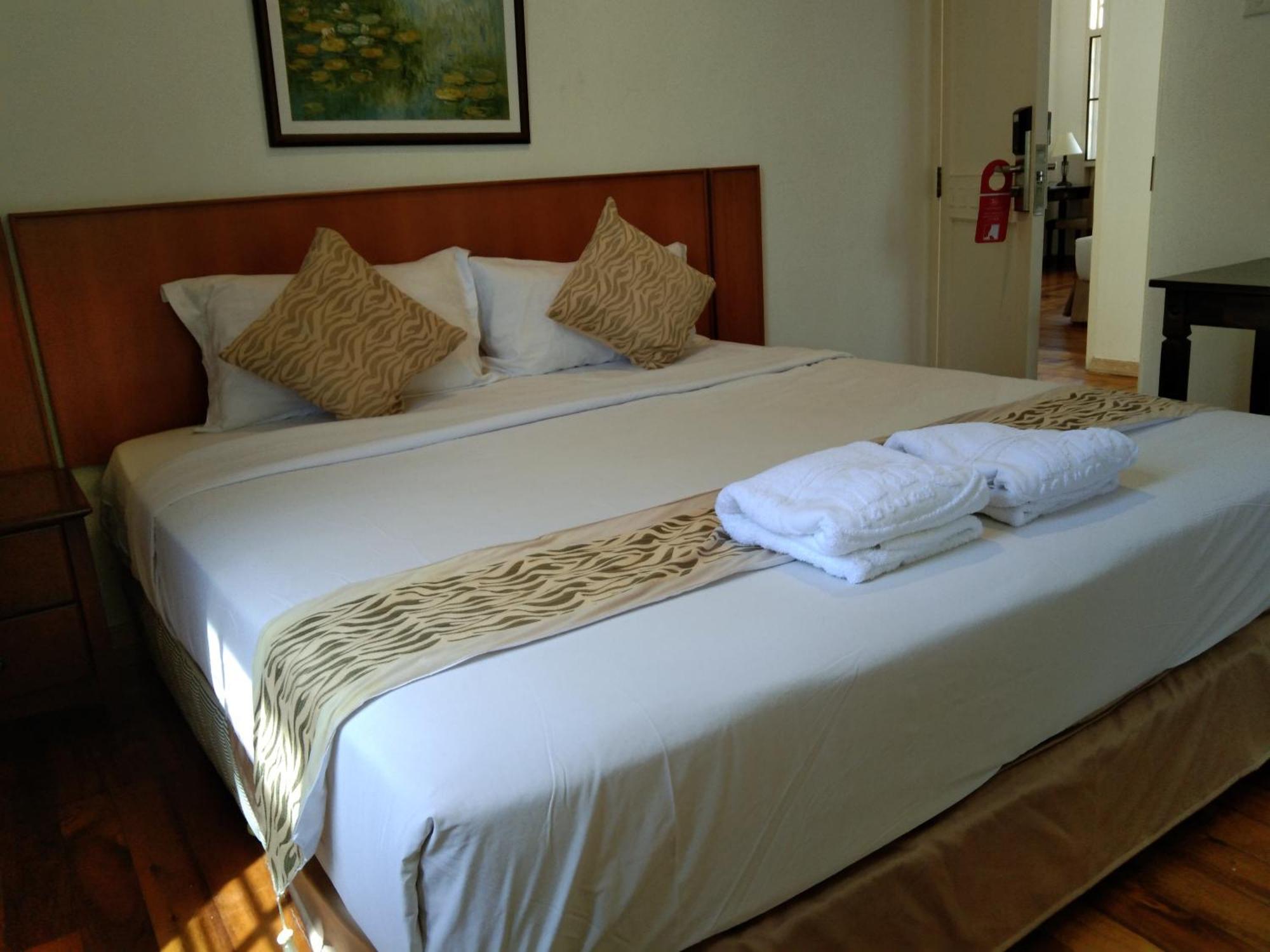 Tiara Labuan Hotel Esterno foto